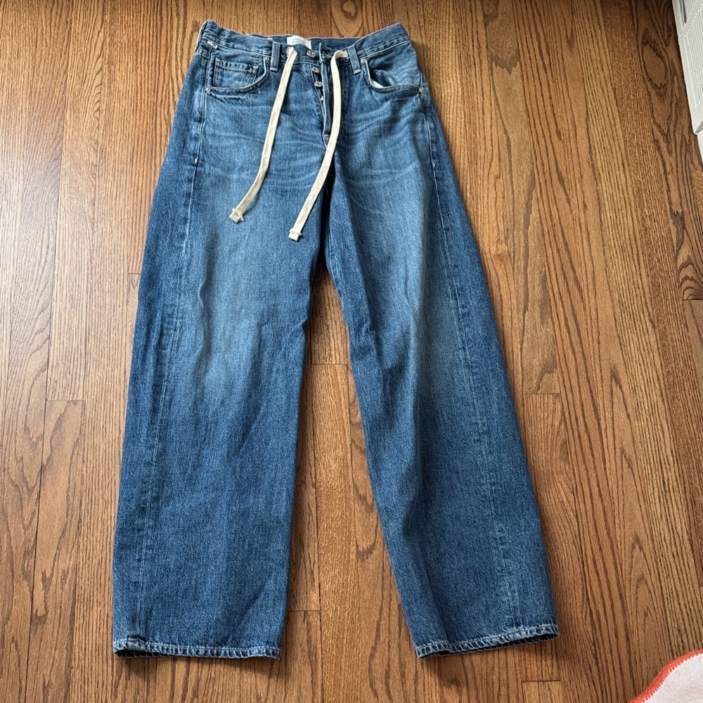 Citizens Of Humanity Relaxed Blue Jeans with Cream Drawstring